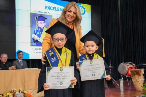 ceremonia-grado-transicion-2024-25