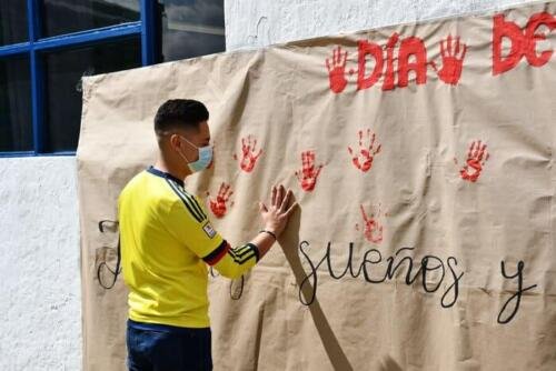 dia-mano-roja-2022-8